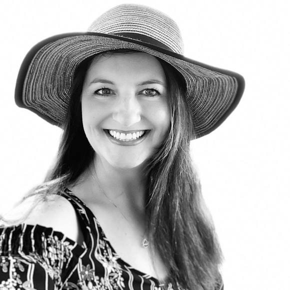 Meet your Posher, Priscilla - Picture 1 of 1